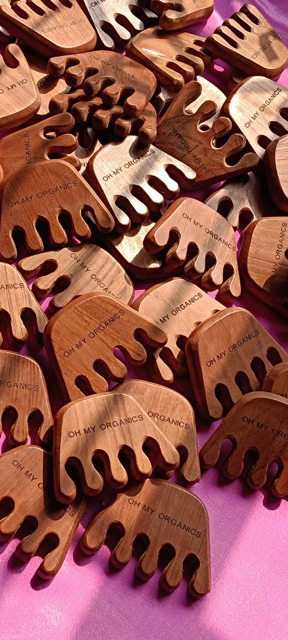 bunch of wodden scalp massager 